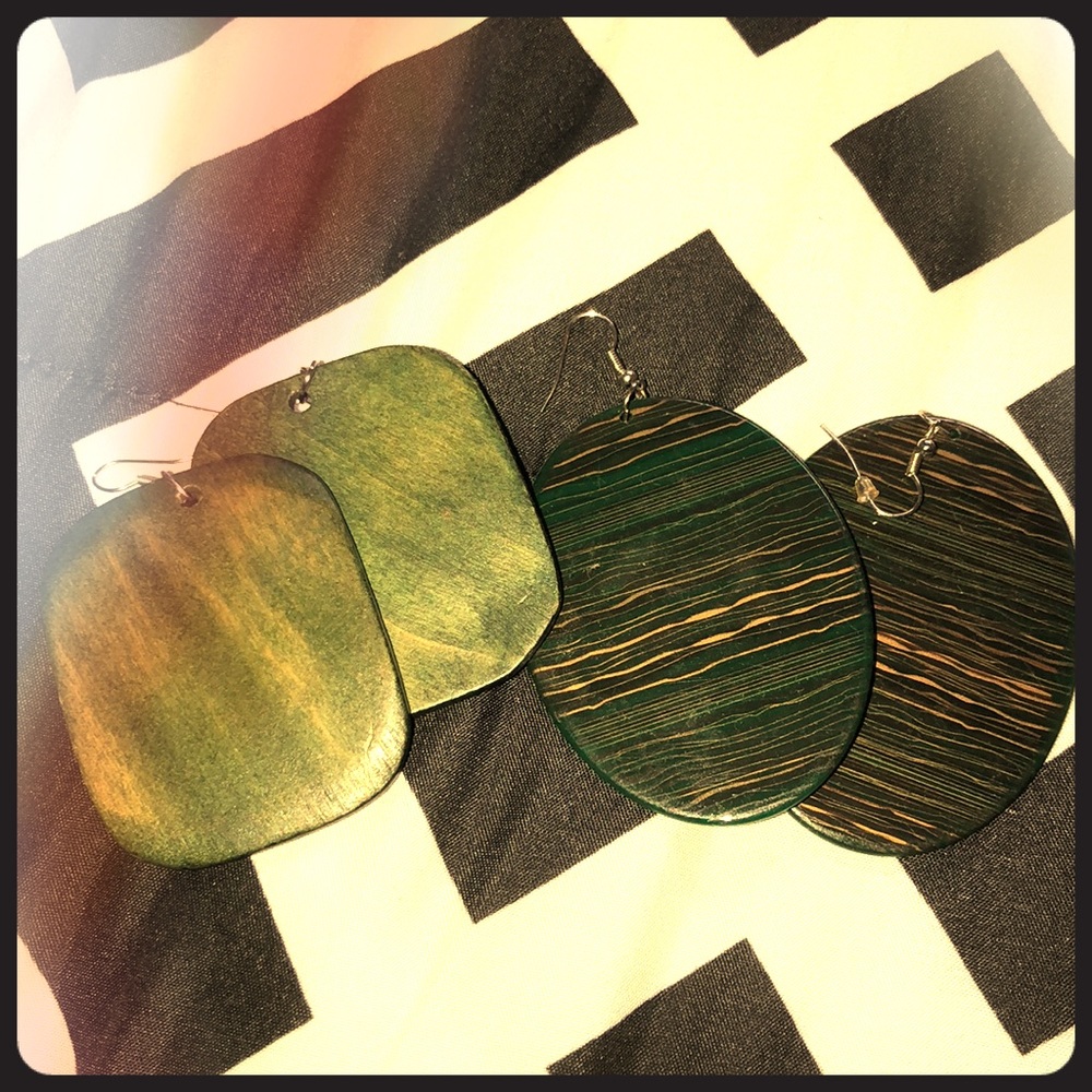 Money green earrings!